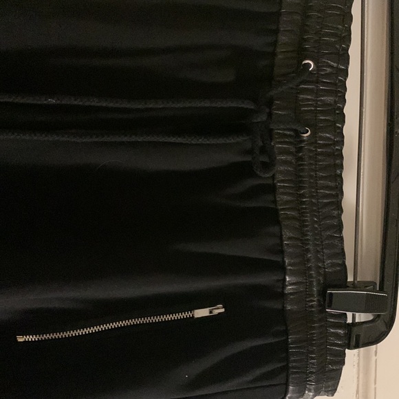 Very cool DVF pants with genuine leather around waist EUC - Picture 2 of 9